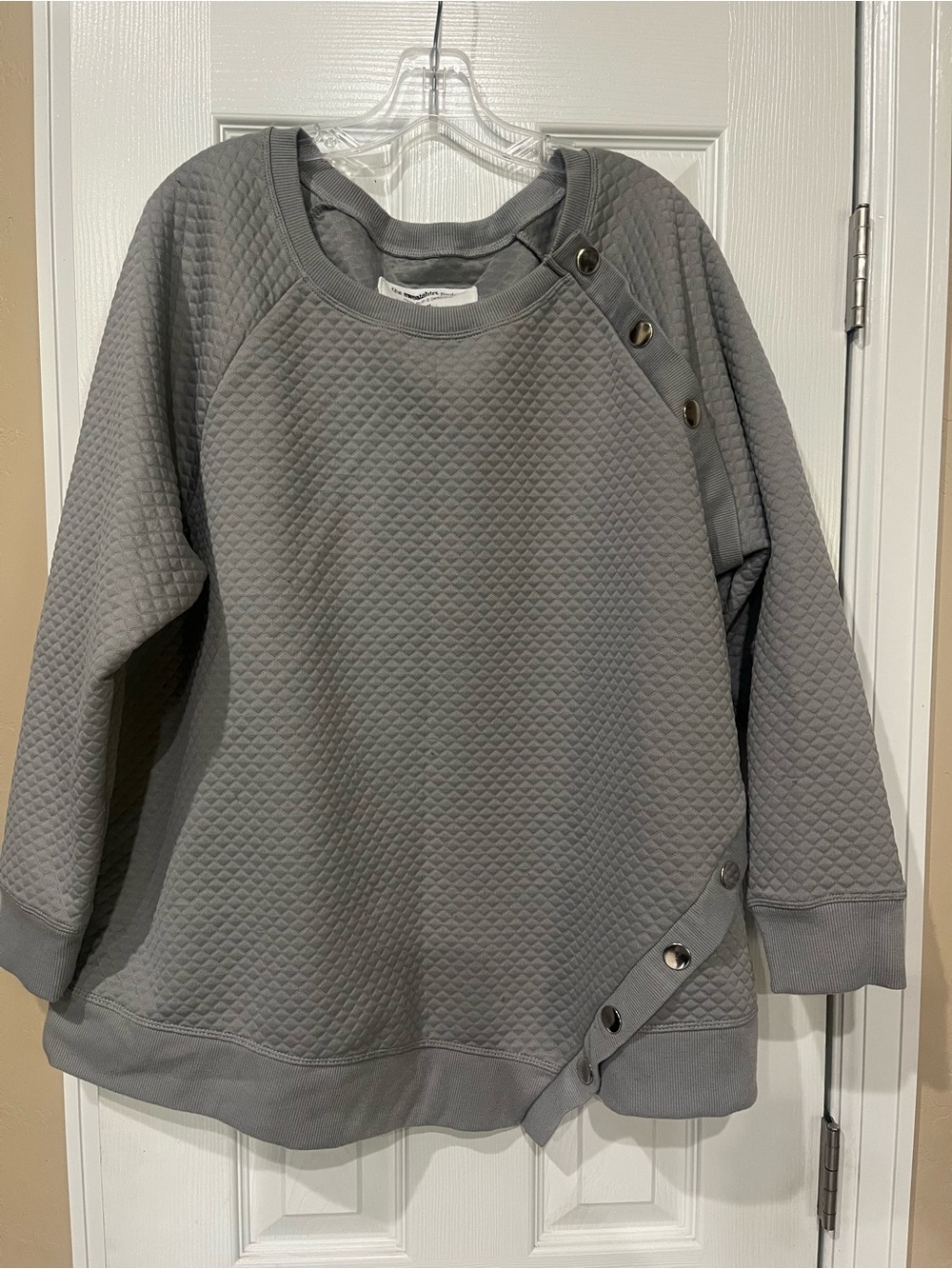 Quilted Grey Button-Accent Women's Sweatshirt